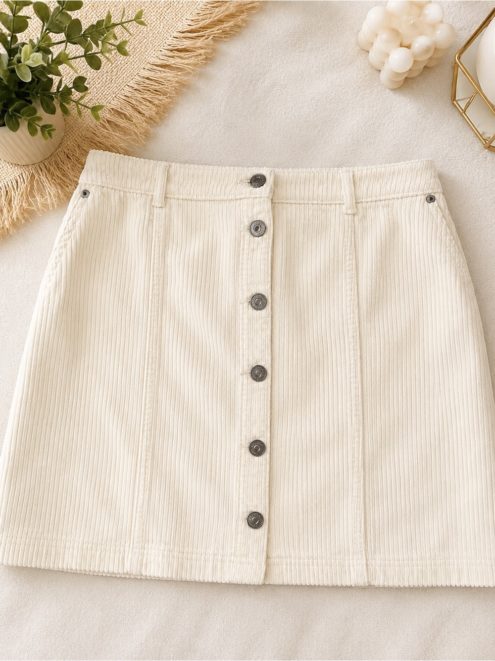 Abercrombie & Fitch White Corduroy Button Front Mini Skirt Size M